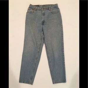 Vintage Levi’s - 550 Relaxed Fit Tapered Leg - 12